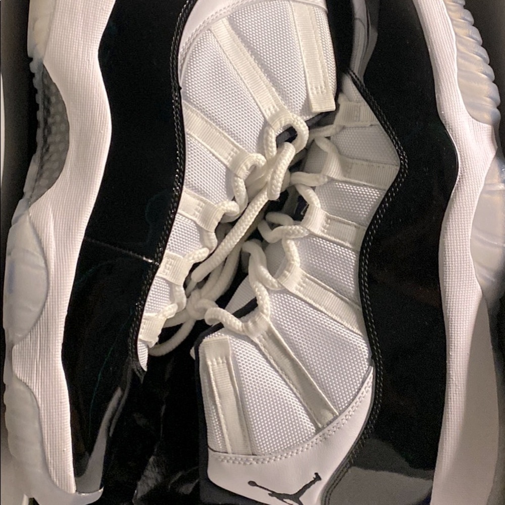 Air Jordan 11 Concord Size 11 VNDS